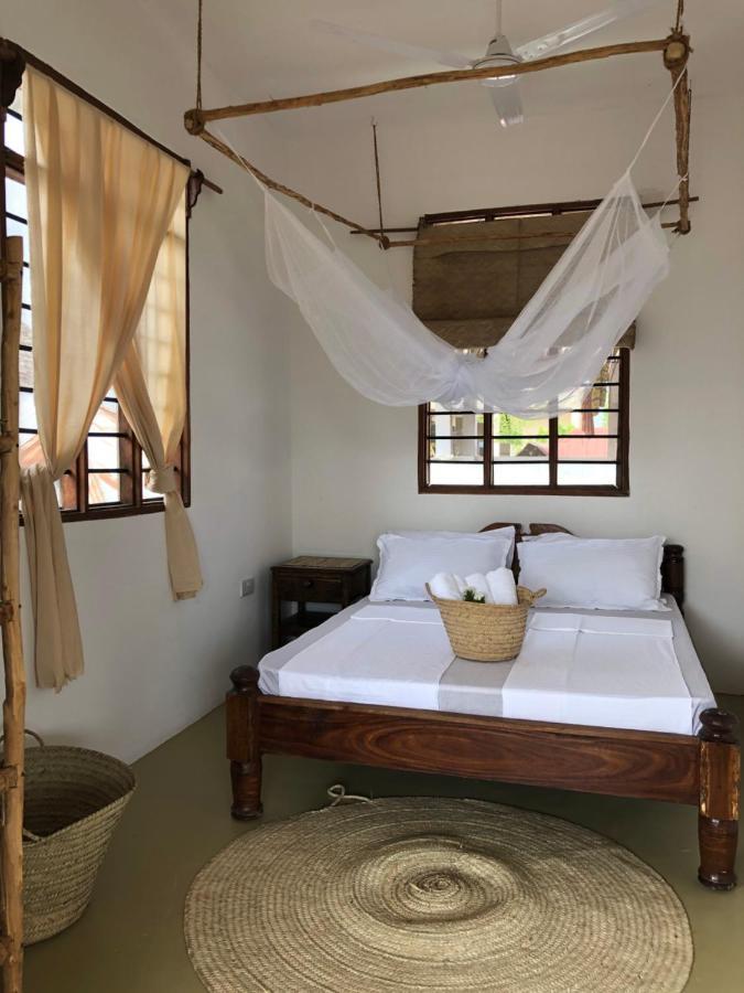 Mlango Paje House Bed & Breakfast Bagian luar foto