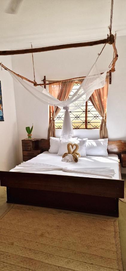 Mlango Paje House Bed & Breakfast Bagian luar foto