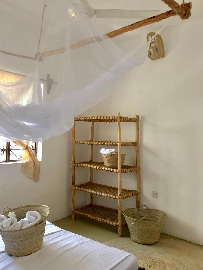 Mlango Paje House Bed & Breakfast Bagian luar foto